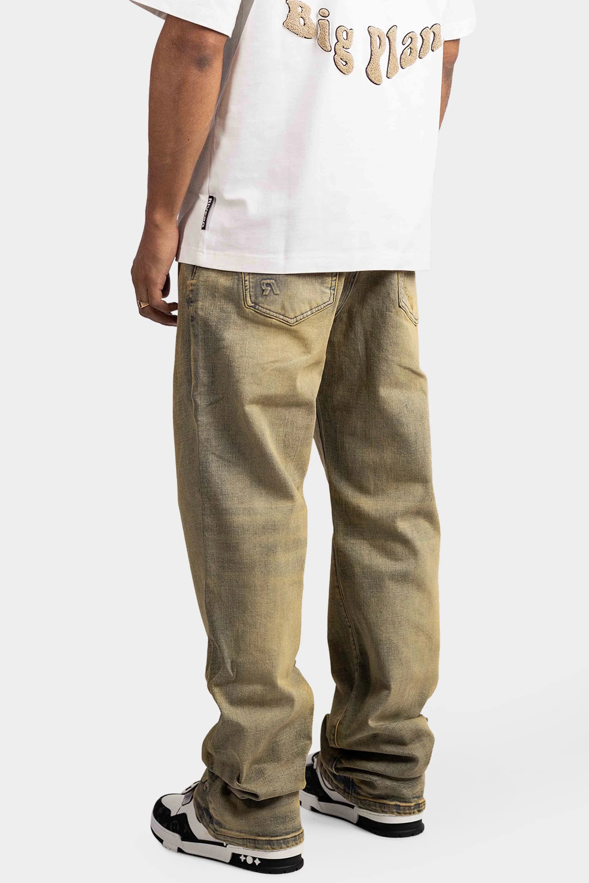 Embossed washed jeans